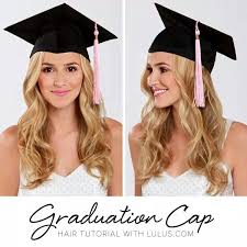 Per tradition, you'll probably be wearing a the same cap and gown as every other graduate, but you can get creative with how you style your hair under the cap (and in the. Best Hairstyle Under Graduation Cap Surat Miw