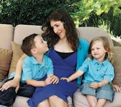 Sons milkes, 7, and frederick. How Does She Do It Mayim Bialik Today S Parent