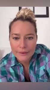 Laura Coss's Instagram, Twitter & Facebook