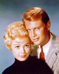 Johnny (Troy Donahue) and Molly (Sandy) in that dreamy garden scene ~ “A  Summer Place” 💖