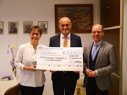 Frankenthal Rv Bank Spendet Fur Weihnachtsglanz In Flomersheim Metropolregion Rhein Neckar News Events