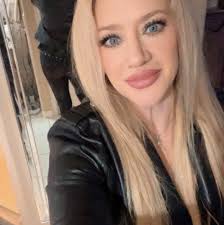 Hi I live in colorado and I was wondering when to start winter rising my  hive.