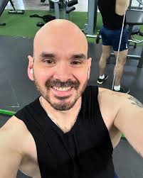 Hola, soy el Dr. Héctor Borboa Olivares, médico ginecólogo, especialista en  embarazo de alto riesgo. Entre mis servicios puedes encontrar atención a  problemas del embarazo, alta experiencia en complicaciones del embarazo.  Además