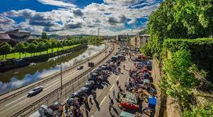 Regionalverband saarbrücken, verbindet städte, gemeinden und menschen. Saarland Saarbrucken Flohmarkt An Der Schlossmauer Sarre Marche Aux Puces De Sarrebruck Au Mur Du Chateau Buy This Stock Photo And Explore Similar Images At Adobe Stock Adobe Stock