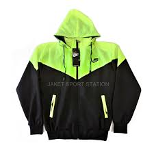 Kelebihan lainnya dari jaket berbahan taslan parasut ini adalah bahannya yang cepat kering ketika basah sehingga kamu tidak perlu. Jaket Bahan Parasut Jaket Parasut Nike Jaket Parasut Nike Kaskus Jaket Parasut Wanita Jaket Parasut Adidas