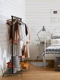 Vi Baddar Rent Och Fluffigt I Gastrummet Infor Jul Bjornloka Paslakan Portis Kladstallning Kvarnvik Ask Lindved Sidobord Arod Ar Hem Sovrum Ikea Inredning