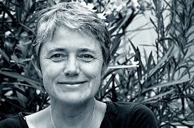 Violences sexistes : trois femmes répondent au plan d'Emmanuel Macron