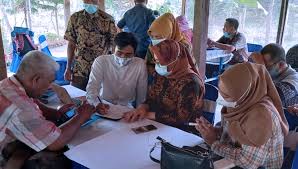 Dibelah oleh sungai jernih di atas persawahan dan sungai tampak ada burung burung yang sedang terbang dengan damainya petani duduk di. Program Yess Bekali Petani Muda Temukan Peluang Bisnis Times Jakarta