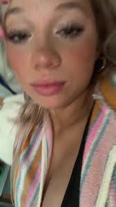 Elizabeth Chiles's Instagram, Twitter & Facebook