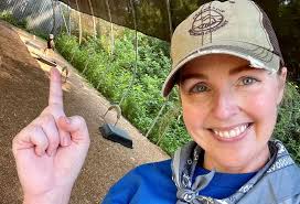 World Bird Sanctuary summer zoo show jobs available