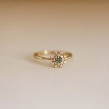 Diamond Cluster Ring Green Sapphire Diamond Cluster Etsy In 2021 Snowflake Ring Diamond Diamond Cluster Green Sapphire