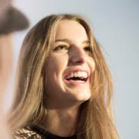 1700+ perfiles de «Stephenson»