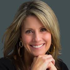 Amber Bennett's Instagram, Twitter & Facebook