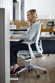 Haworth S Very Office Chair Has Universal Appeal Including A Wide Range Of Applications Oversized Chair Living Room Outdoor Dining Chair Cushions Office Chair