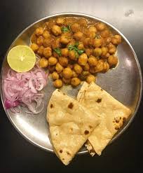 Pin On Chole Bature Chana Bhatura Chhole Bhature
