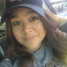 danielle gonzalez (@dani1321)