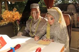 We did not find results for: Pengakuan Pengantin Boyolali Yang Viral Akad Nikah Di Bus Saat Ppkm