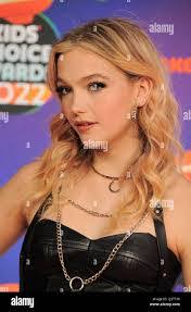 Victor Bartels's Instagram, Twitter & Facebook