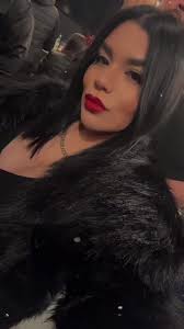 I R I S S A E N Z 💋 (@iris.saenz)