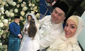 The wife of kelantan sultan muhammad v, oksana rihana petra, has allowed her followers a peek into her life. Swedish Woman Marrying Kelantan Crown Prince Whose Brother The Ex M Sian King Married Russian Beauty Queen Mothership Sg News From Singapore Asia And Around The World