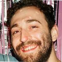 Laura Arato's Instagram, Twitter & Facebook