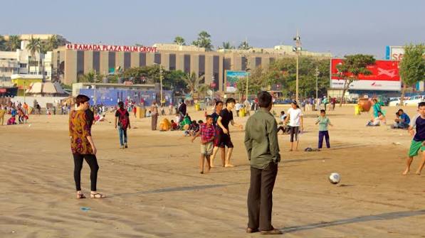 Juhu Beach in Juhu | Expedia.co.in