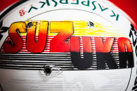 Sebastian vettel has opted for a design that stays true to his german heritage but also has some japanese significance. In Pictures Sebastian Vettel S Ferrari Helmet For The Suzuka Weekend 2019 Japanese Gp