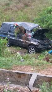 Jika belum punya kijang, mungkin anggapannya belum sukses di kala itu. Hilang Kendali Mobil Kijang Super Masuk Jurang Di Kuansing