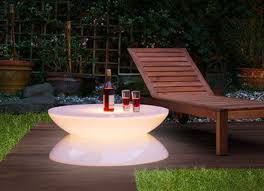 Lounge Tisch Fur Garten Und Terrasse Indirekte Beleuchtung Dank Led Licht Tische Im Freien Lounge Beleuchtung Aussenbeleuchtung