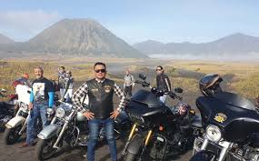Dijual segera dan harus laku. Crazy Rich Santri Al Fatah Lamongan Koleksi Lamborghini Dan Moge