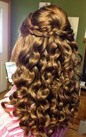 Homecoming Curls Hairstyles And Beauty Tips Curly Homecoming Hairstyles Hair Styles Homecoming Hairstyles