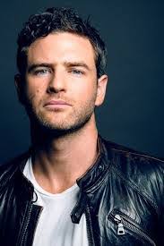 Bernard Curry's Instagram, Twitter & Facebook