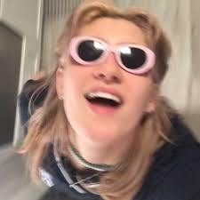 avery greig (@theaveinaverage)