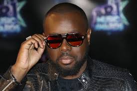 Maître gims fait un malheur avec cette photo déjà likée près de 30 000 fois. Chaussures De Glissement Sobre Criminel Maitre Gims Et Lefa Sans Lunettes Pedale Craie Agrafe