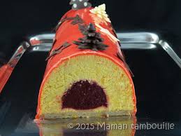 Pour Tester Le Moule A Buche Avec Insert De Mon Partenaire Scrapcooking Je Me Suis Lancee Dans Une Buche Avec Un Mousse A La Mangue Insert Framboise Framboise