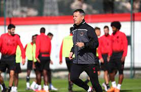 He is currently the manager of ligue 1 club ogc nice. Ligue 1 Who Is Adrian Ursea The Replacement For Patrick Vieira In Nice Archyde