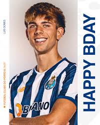 Luís Gomes, 20.º 🎁🎊 Parabéns, Dragão!💙 #FCPortoB