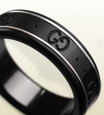 Fedi nuziali da uomo anelli uomo in oro bianco gli anelli bvlgari sono la quintessenza del design. Anello Uomo In Oro Bianco E Corindone Nero Gioielleria Bruno Rocca