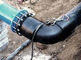 You can also choose from pipe hdpe pipe 630mm there are 651 suppliers who sells hdpe pipe 630mm on. Anschluss Hdpe Rohr Und Hauptstahlrohrleitung Absperrklappe Geschweisste Kunststoffleitung Verschraubung Unterirdisch Lizenzfreie Fotos Bilder Und Stock Fotografie Image 81670435