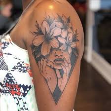 Pin By L A U R On Tattoos In 2020 Stylist Tattoos Black Girls With Tattoos Afro Tattoo