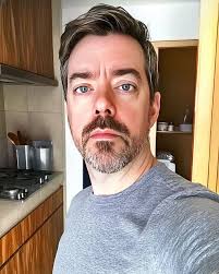 I've lived in my apartment for six years, and my neighbor — let's call her  Anna — has been here for two. We're not friends, just occasional "hello"  acquaintances. I don't cook.