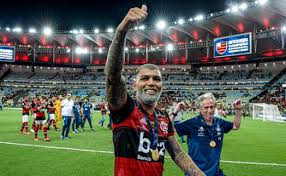 Segundo o ge.globo, o volante. Jesus Imita Gabigol E Faz O Vapo Com Gerson Na Comemoracao Da Recopa