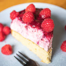 Der kommt nämlich ohne mehl und mit quark daher. Low Carb Keto Quark Waldbeer Torte Torten Kuchen Rezepte Simply Keto