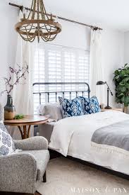 It goes against decorating 101, but using small patterns together can be easier on the eye, says interior decorator kristin panitch, who designed this dreamy pink cloud of a bedroom. Stunning Furniture Mesmerizing Easy Bedroom Decorating Ideas 49