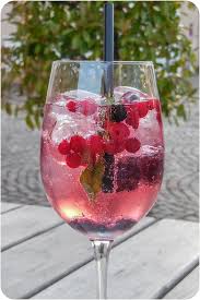 Die degustabox bringt euch diesmal mit dem russian wild berry eine sommerliche, frische brise in eure vier wände! Feierabend Cocktail Lillet Wild Berry Lebensart Im Markgraflerland