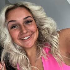 Harriet Newton-Jones (@harrietnewtonx) • Threads, Say more