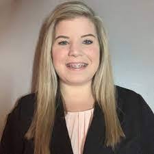 Kara Helms's Instagram, Twitter & Facebook