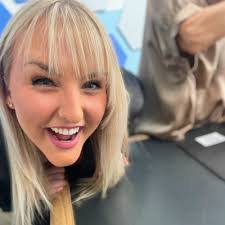 Sasha Crowe's Instagram, Twitter & Facebook