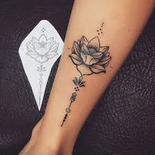 9 428 Me Gusta 20 Comentarios Tiny Tattoos Tiny Tatts En Instagram Quot Who Wants Something Like This Tattoos Foot Tattoos Unalome Tattoo