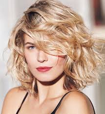 Un Carre Destructure Ondule Pour Des Cheveux Fins
